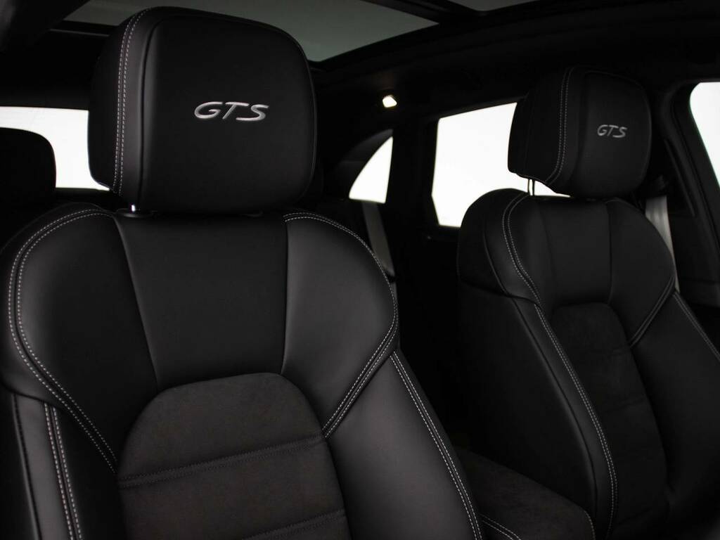 Porsche Macan Gts Blue #5