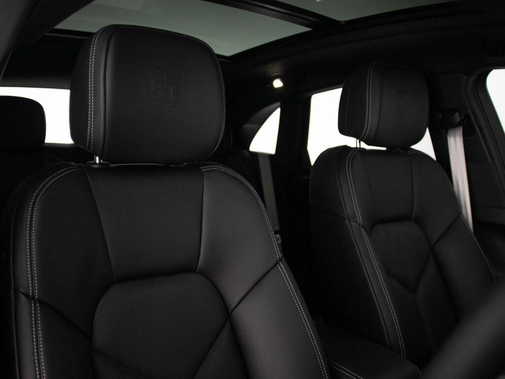 Porsche Macan T Blue #5