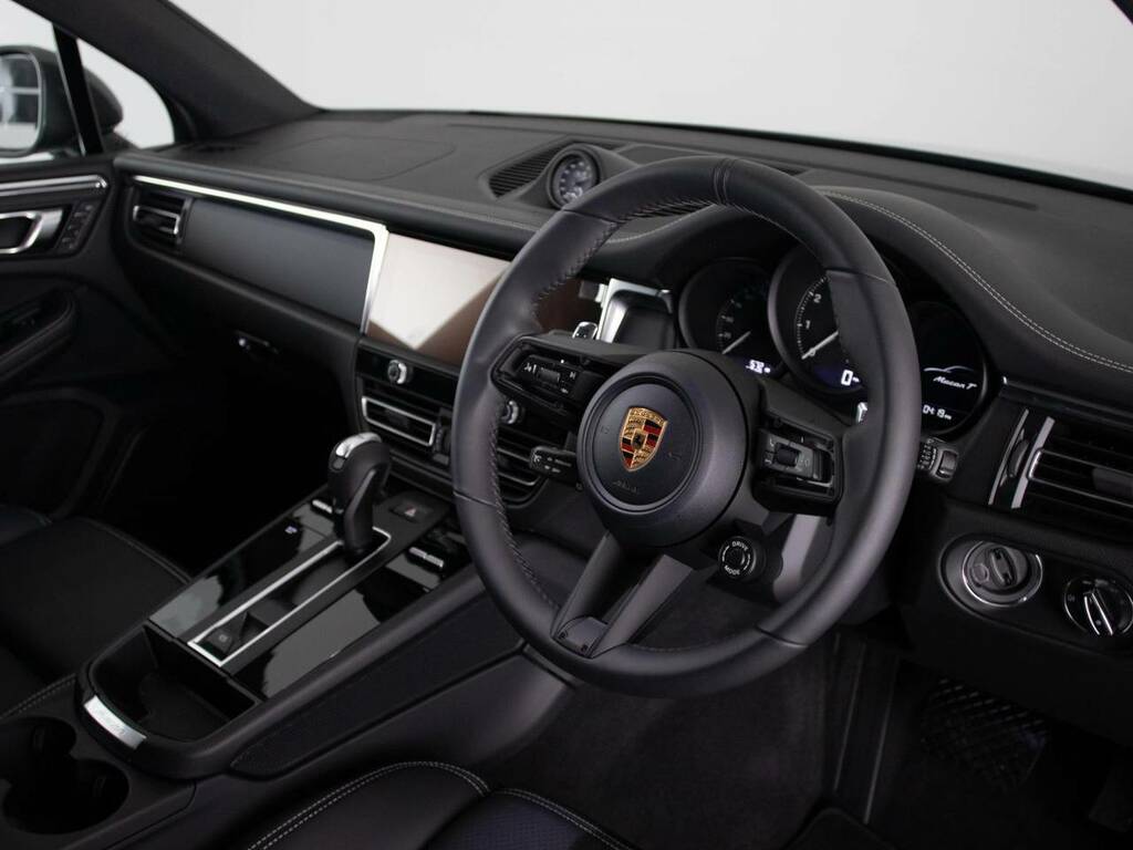 Porsche Macan T Blue #4