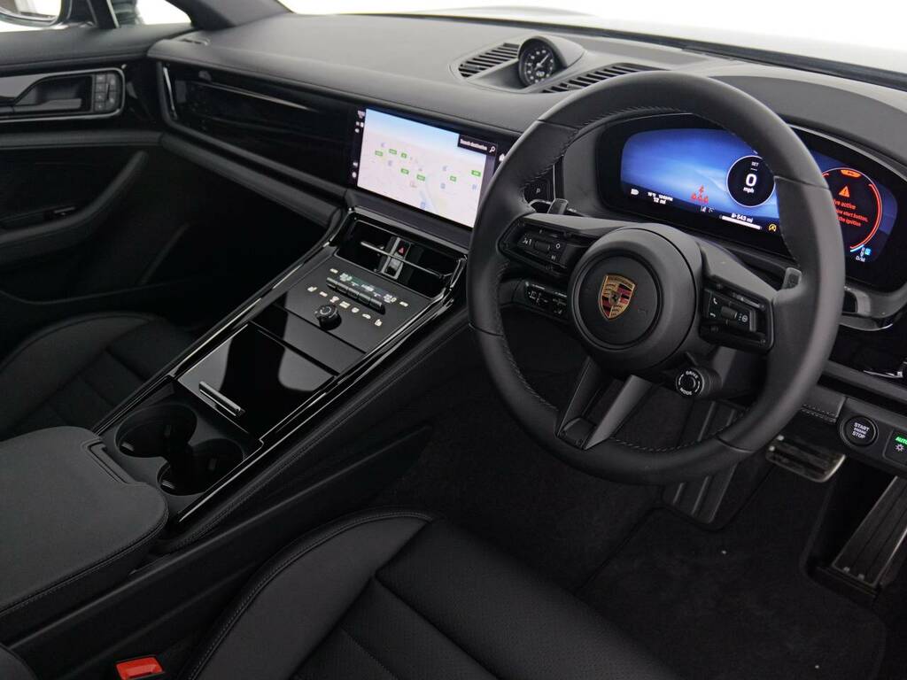 Porsche Panamera 4 Green #4
