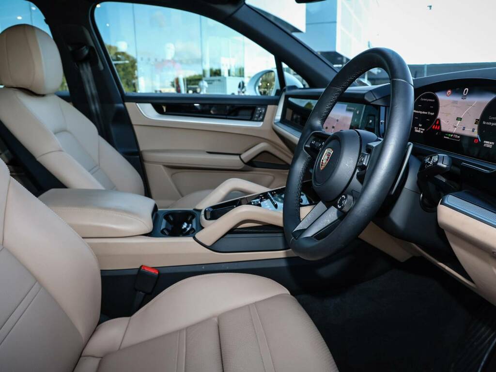 Porsche Cayenne E-hybrid White #5