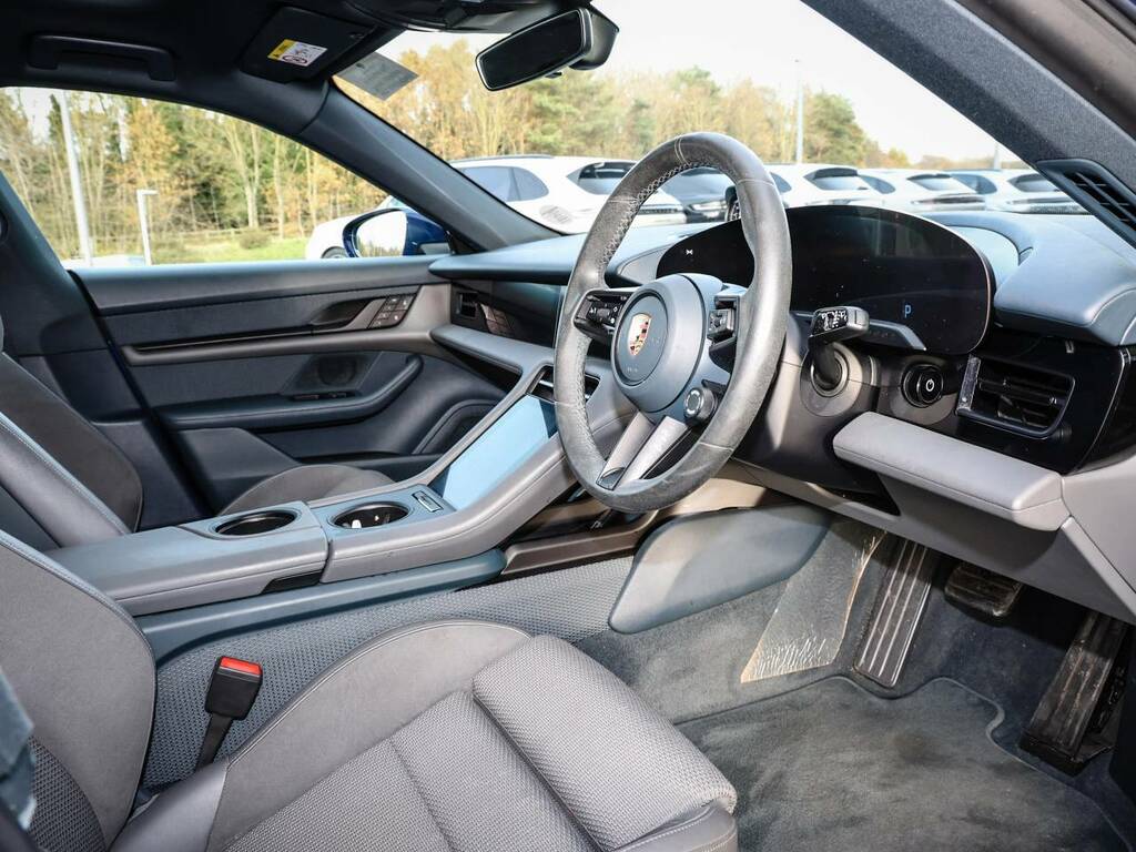 Porsche Taycan Sport Turismo My24 Blue #4