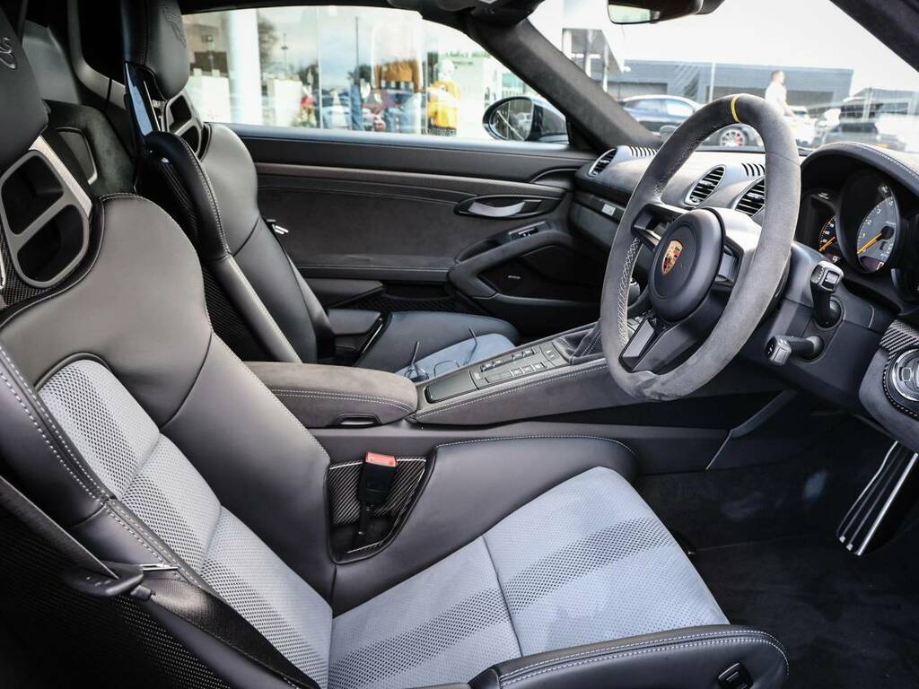 Porsche 718 Spyder Rs Black #5