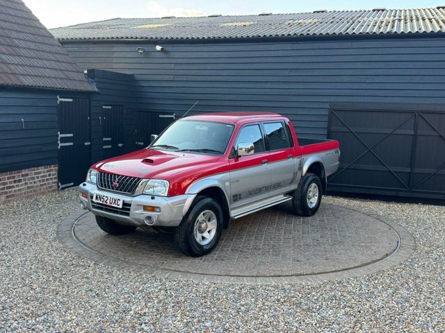 Mitsubishi L200 2.5 Animal 4Life Lwb Dcb 4Wd 114 Bhp Green #1