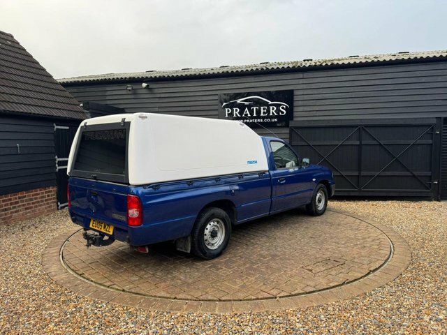 Mazda B2500 Pickup 4X4 Double Cab Td 200555 Red #9