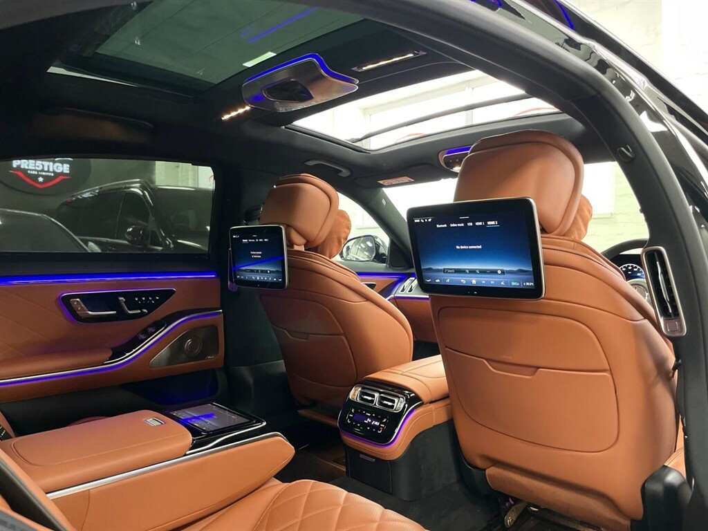 Mercedes-Benz S Class Saloon Black #2