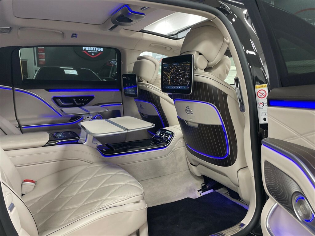 Mercedes-Benz S Class Saloon Black #2