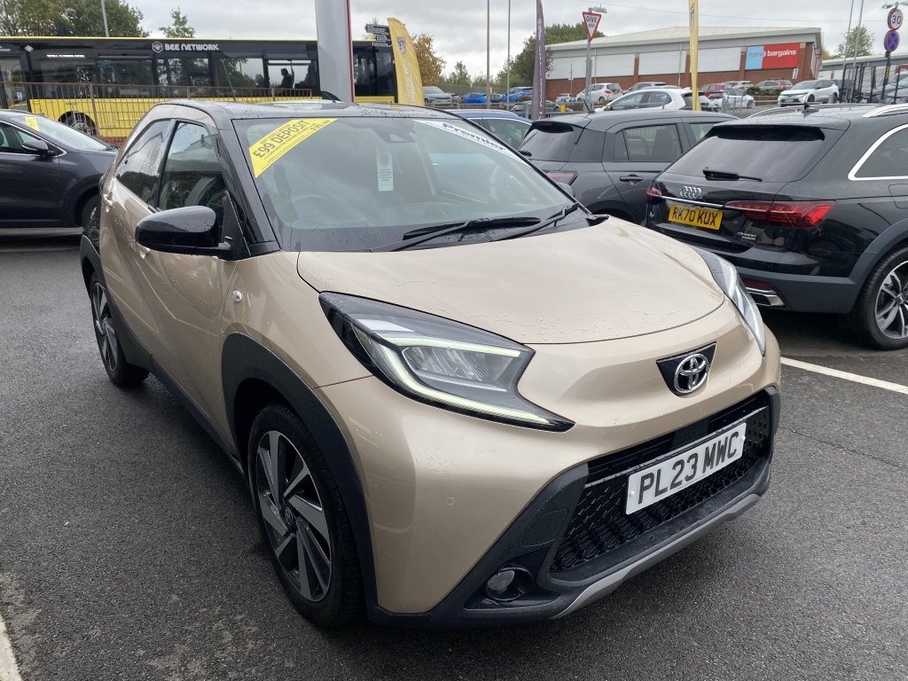 Toyota Aygo X 1.0 Vvt-i Exclusive PL23MWC Beige #2