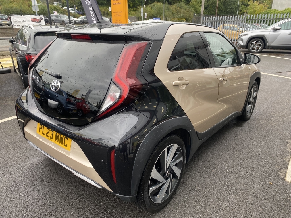 Toyota Aygo X 1.0 Vvt-i Exclusive PL23MWC Beige #4