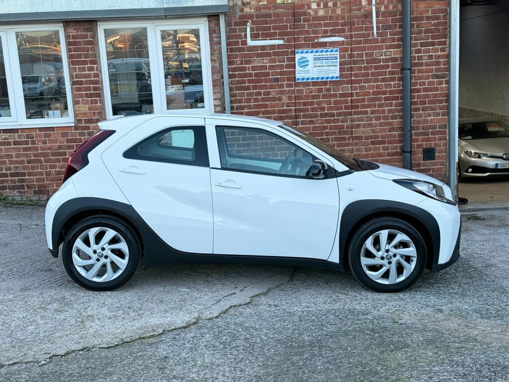 Toyota Aygo X 1.0 Vvt-i Pure Hatchback X-shift Euro 6 White #5