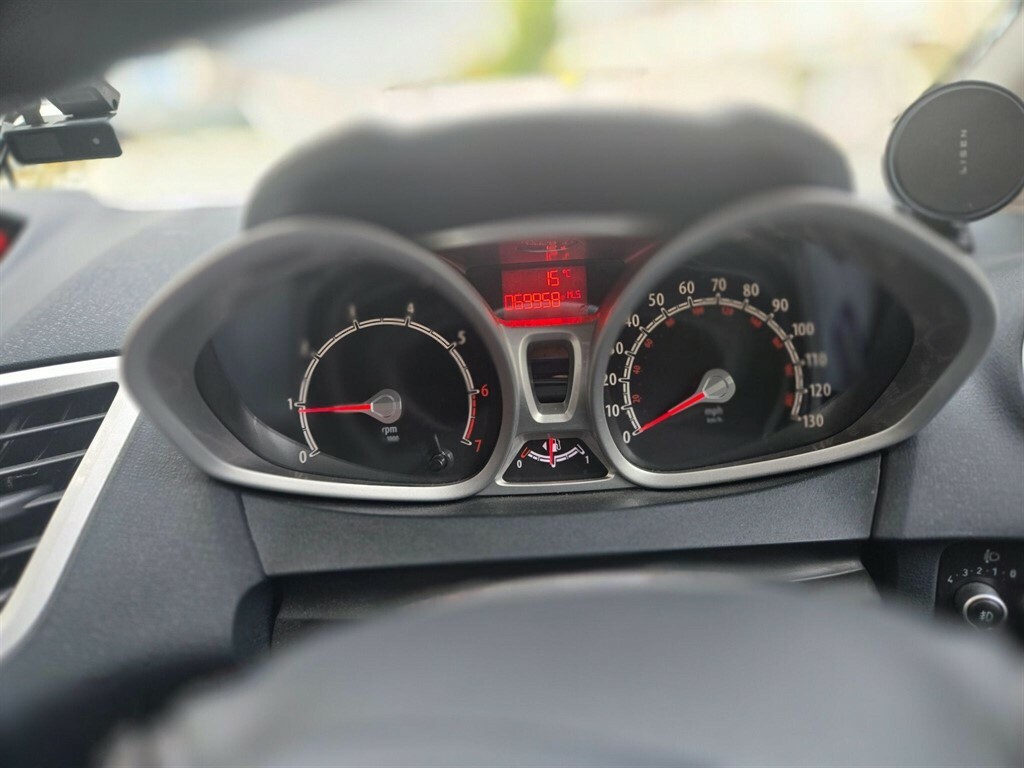 Ford Fiesta 1.4 L 1.4 Zetec Red
