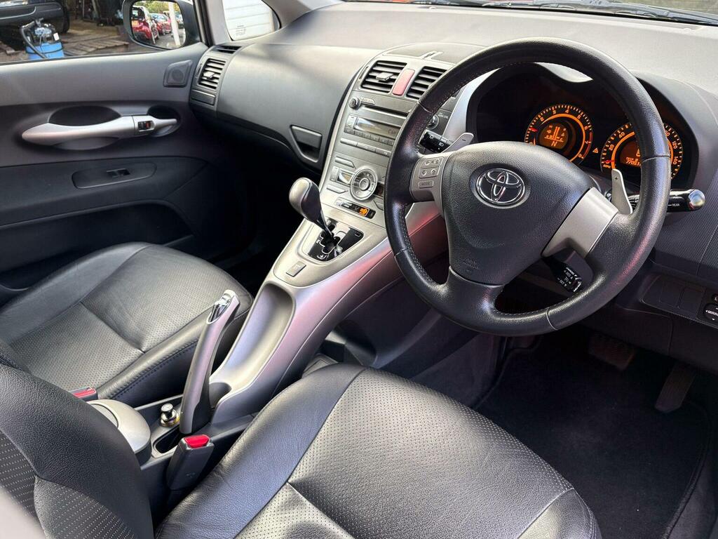 Toyota Auris Hatchback 1.6 T Spirit Multimode 200808 Silver #4