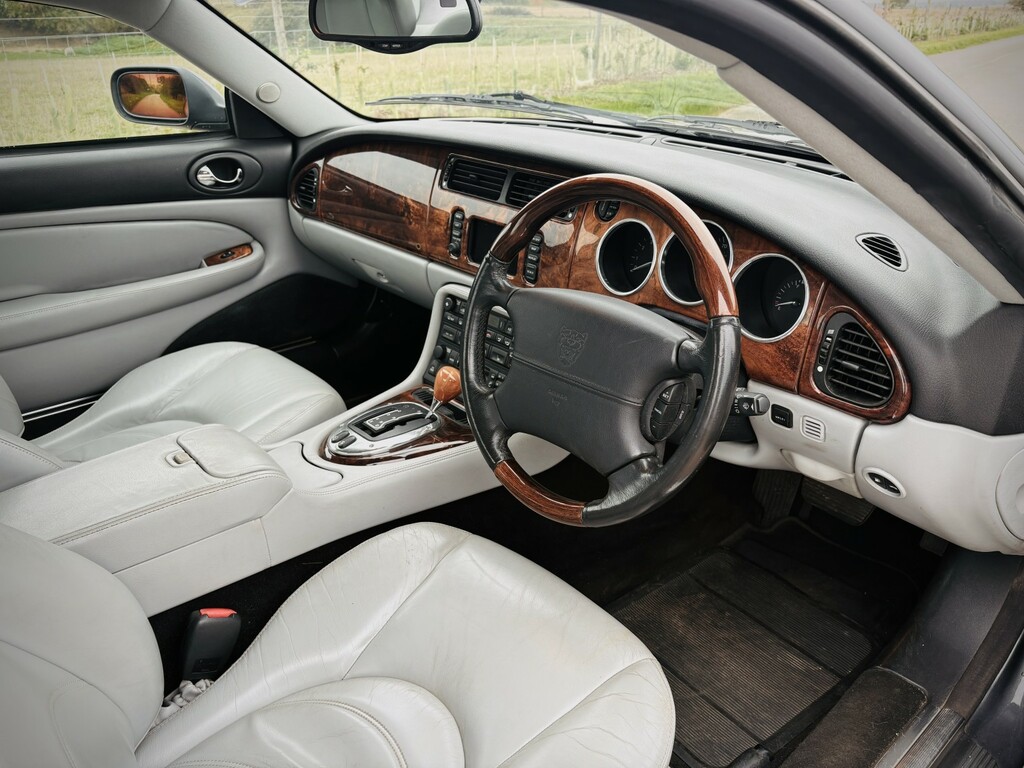 Jaguar XK8 4.2 Grey #6