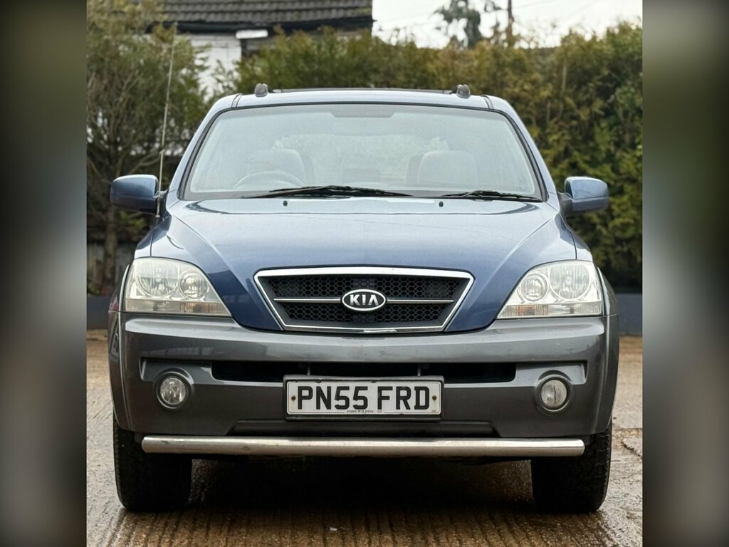 Kia Sorento Suv Black #2