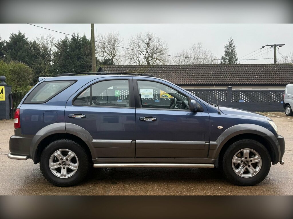 Kia Sorento Suv Black #8