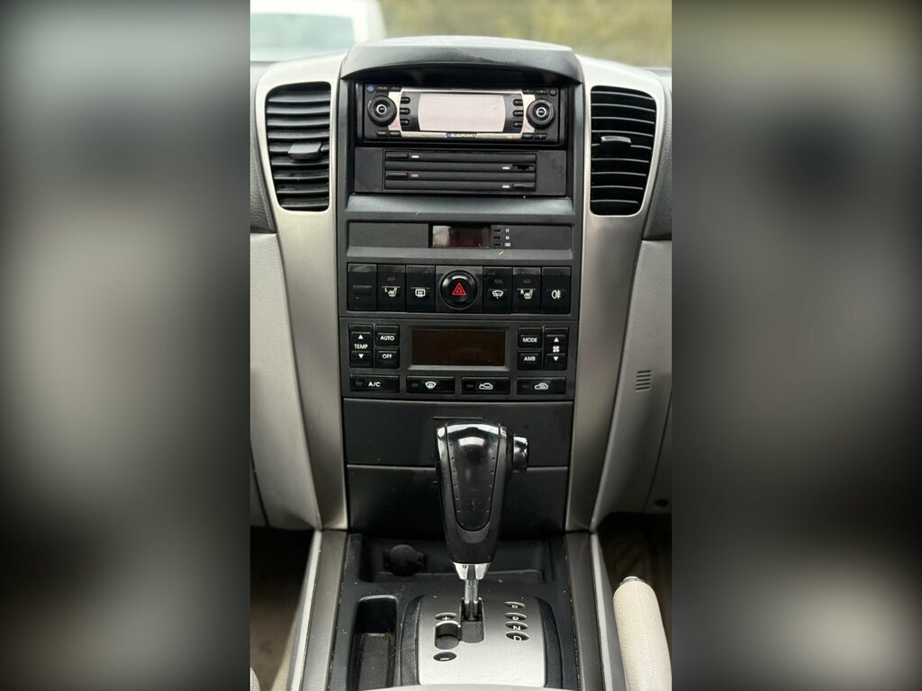 Kia Sorento Suv Black #19