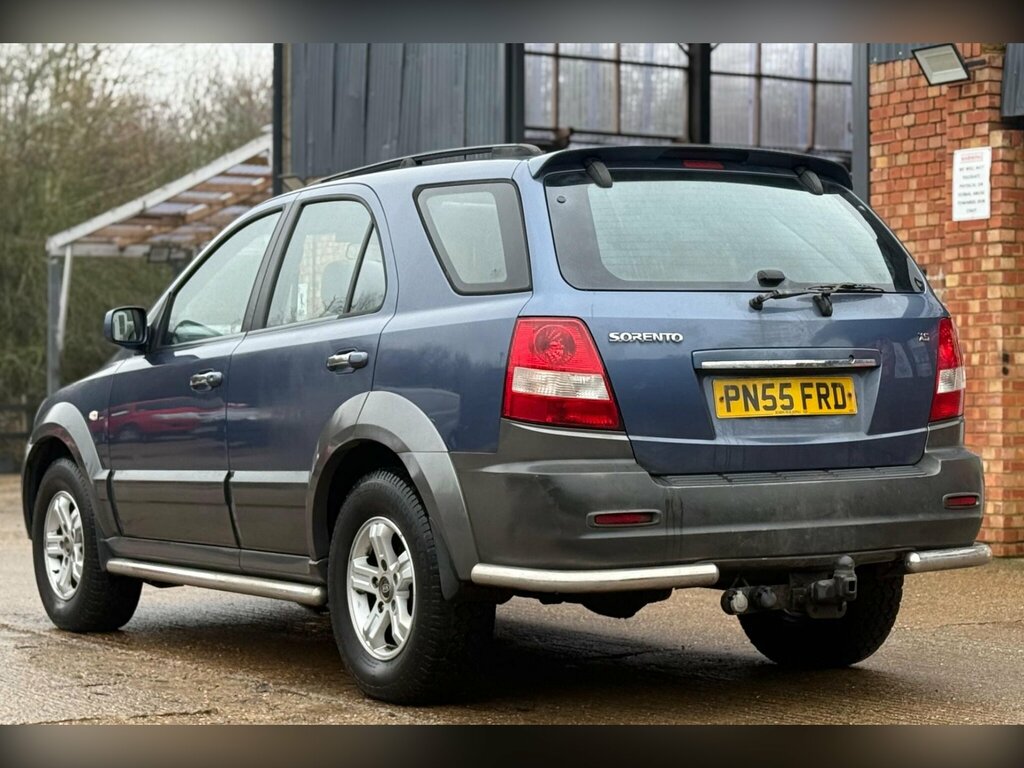 Kia Sorento Suv Black #5