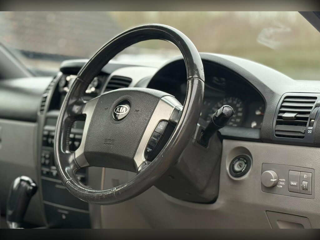 Kia Sorento Suv Black #9