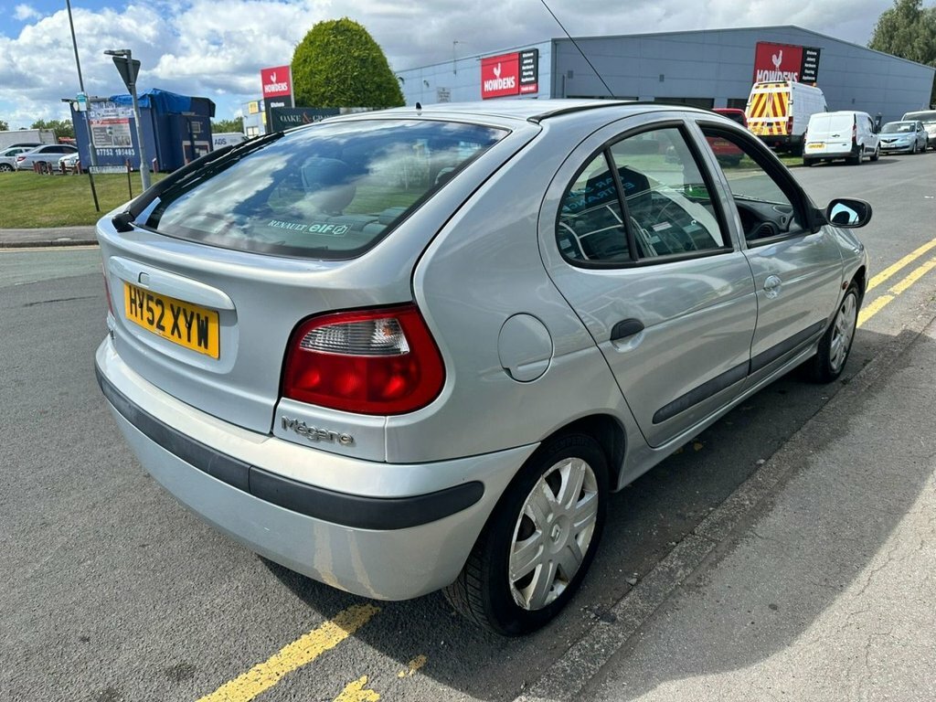 Renault Megane 1.6 16V Dynamique Silver #7