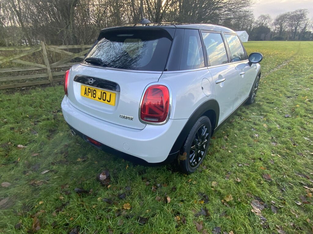 Mini Hatch 5dr Petrol Manual Hatchback AP18JOJ White #5