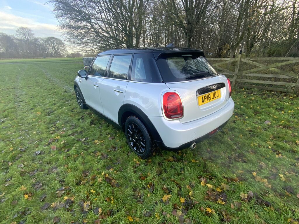 Mini Hatch 5dr Petrol Manual Hatchback AP18JOJ White #4