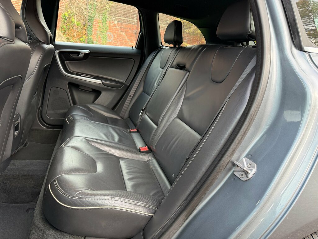 Volvo XC60 2.4 D4 R-design Lux Nav Suv Awd Eu RX16YDV Grey #3