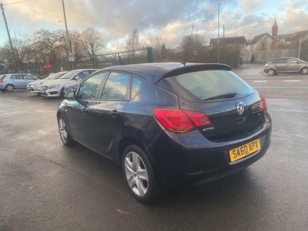 Vauxhall Astra 1.6 16V Exclusiv Euro 5 SA60APX Black #4