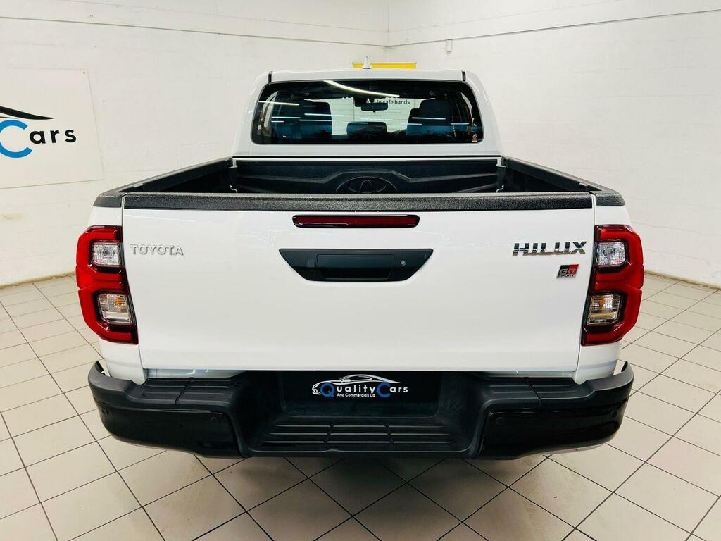 Toyota HILUX 2.8 D-4d Gr Sport Pickup Double Cab Aut White #4