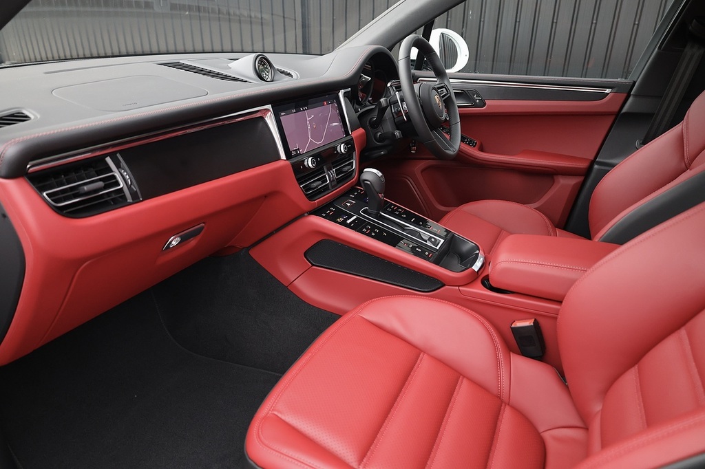 Porsche Macan Macan Gts White #5