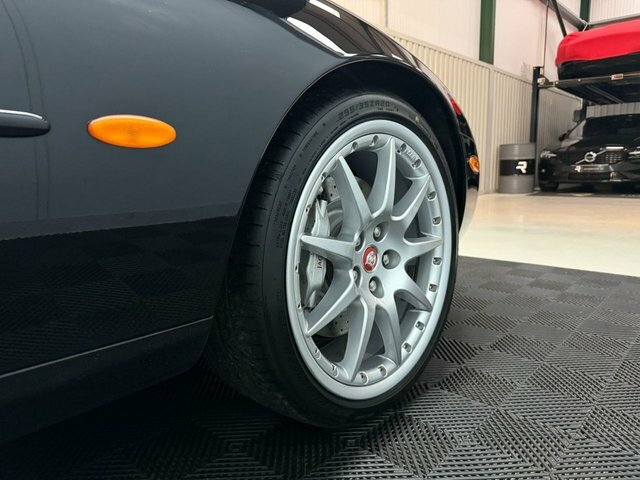 Jaguar XKR Coupe Silver #8