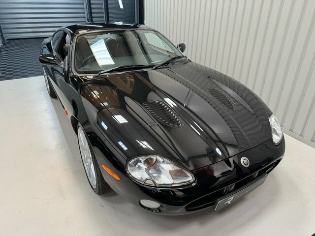 Jaguar XKR Coupe Silver #52