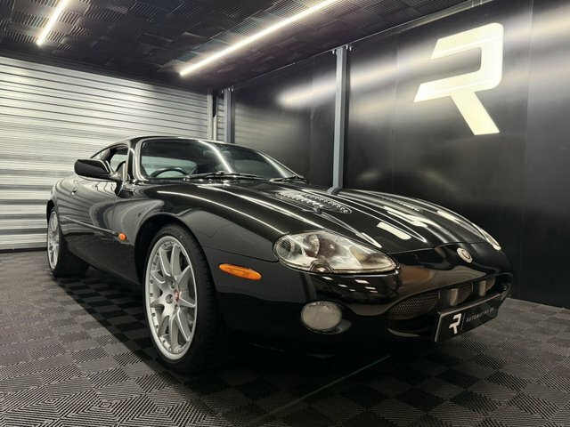 Jaguar XKR Coupe Silver #1