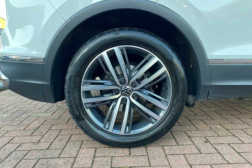 Volkswagen Tiguan 1.5 Tsi 150 Elegance Dsg FN73POU Black #4