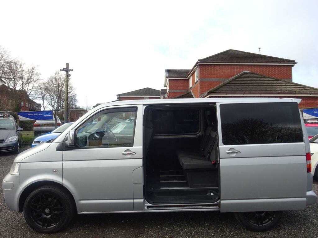Volkswagen Caravelle 2.5 Executive Tdi Black #7