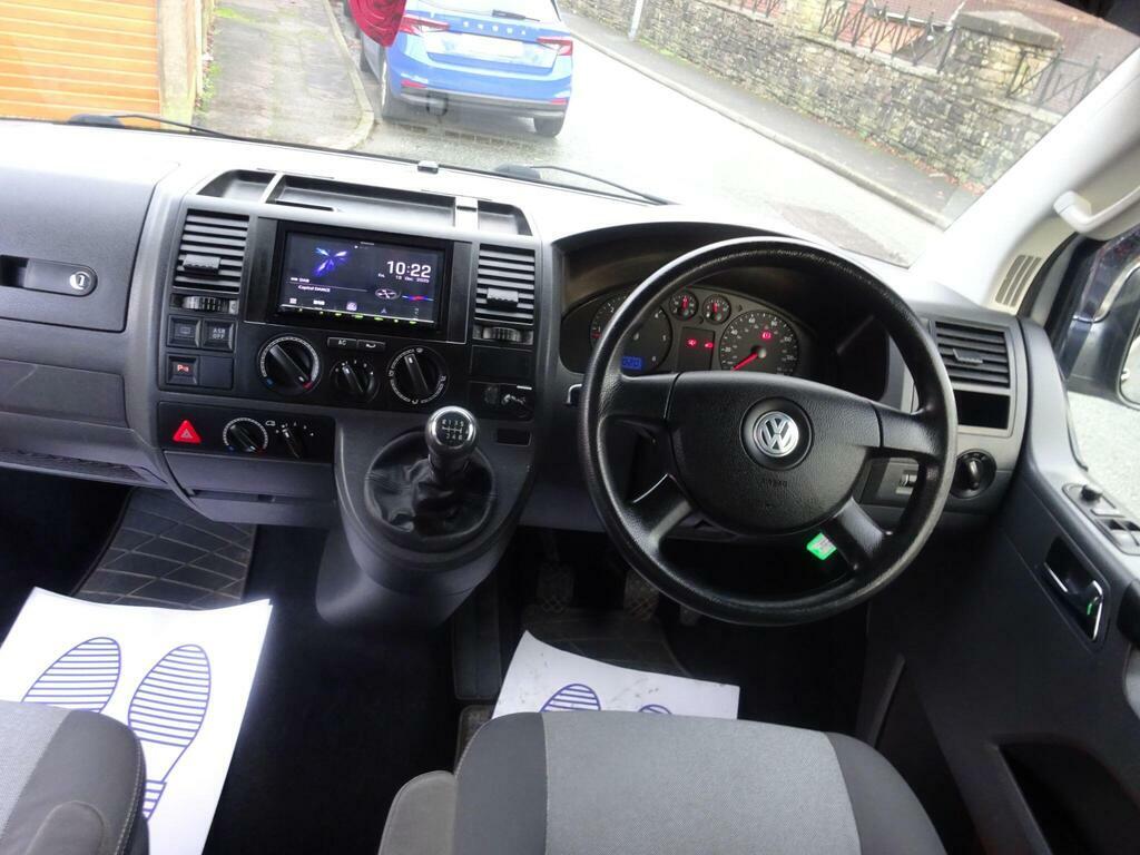 Volkswagen Caravelle 2.5 Executive Tdi Black #13