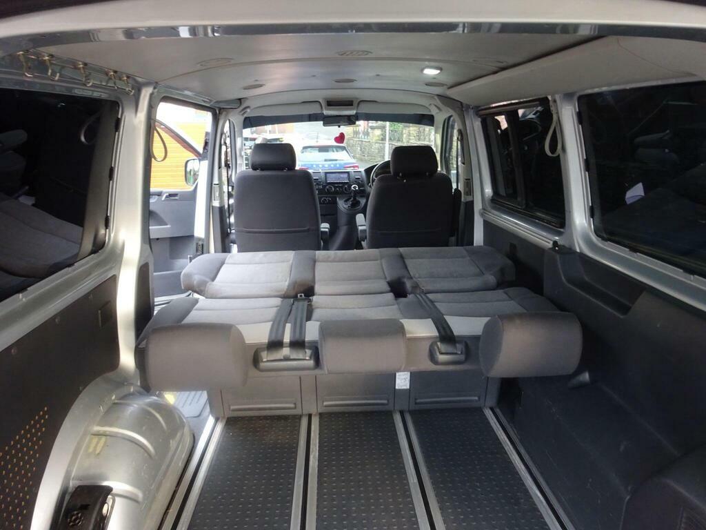 Volkswagen Caravelle 2.5 Executive Tdi Black #33