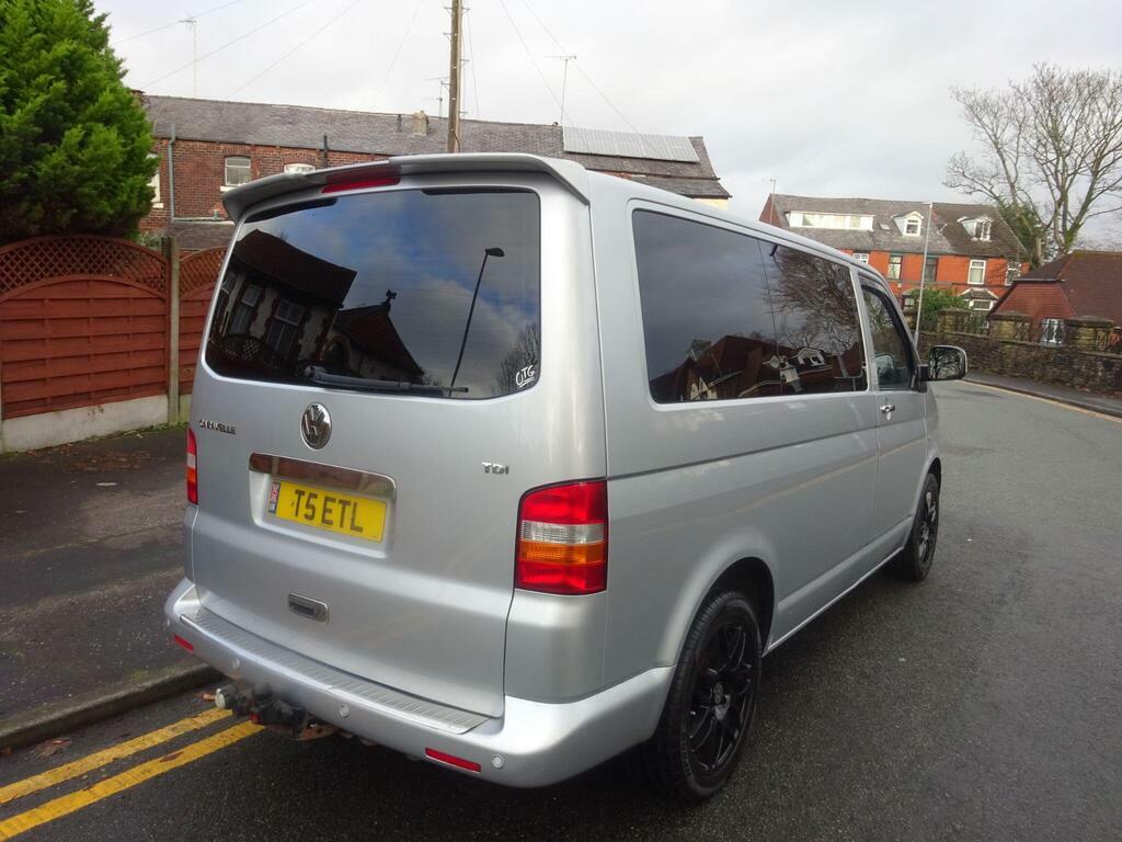 Volkswagen Caravelle 2.5 Executive Tdi Black #10