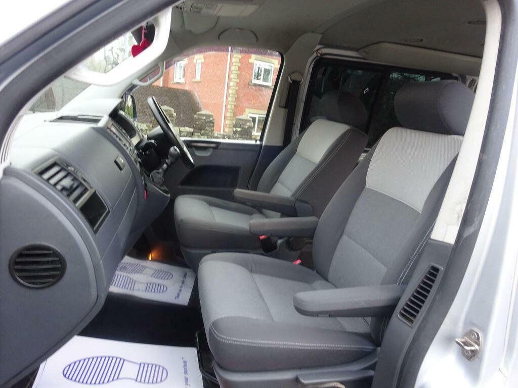 Volkswagen Caravelle 2.5 Executive Tdi Black #16