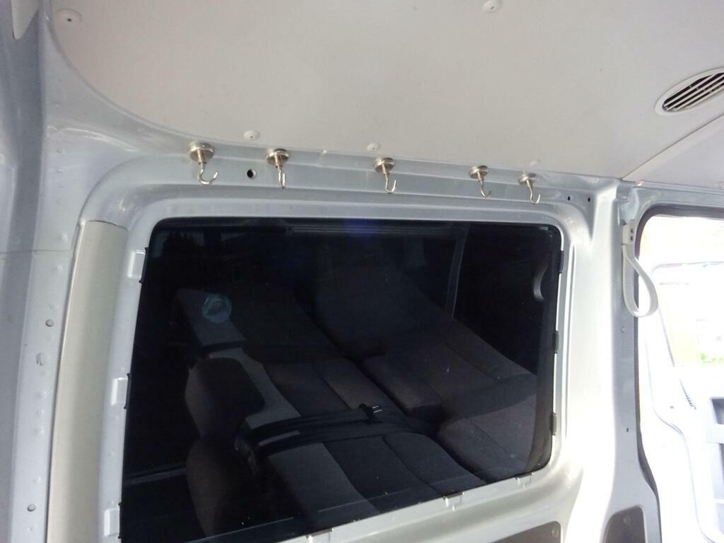 Volkswagen Caravelle 2.5 Executive Tdi Black #32