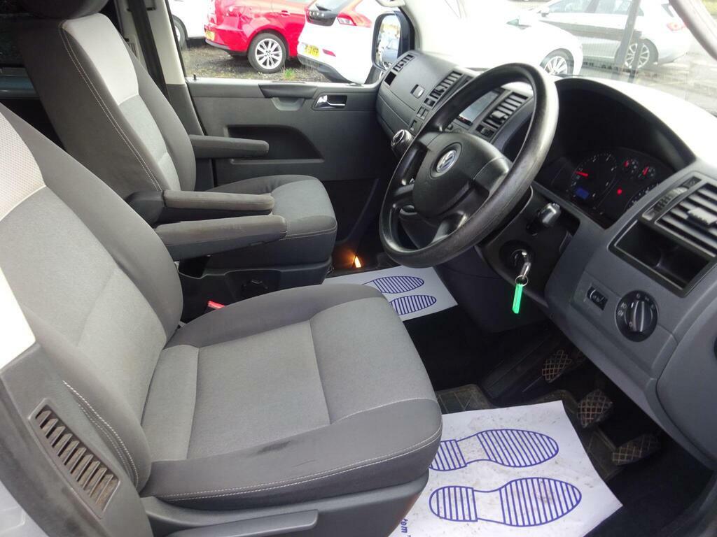Volkswagen Caravelle 2.5 Executive Tdi Black #15