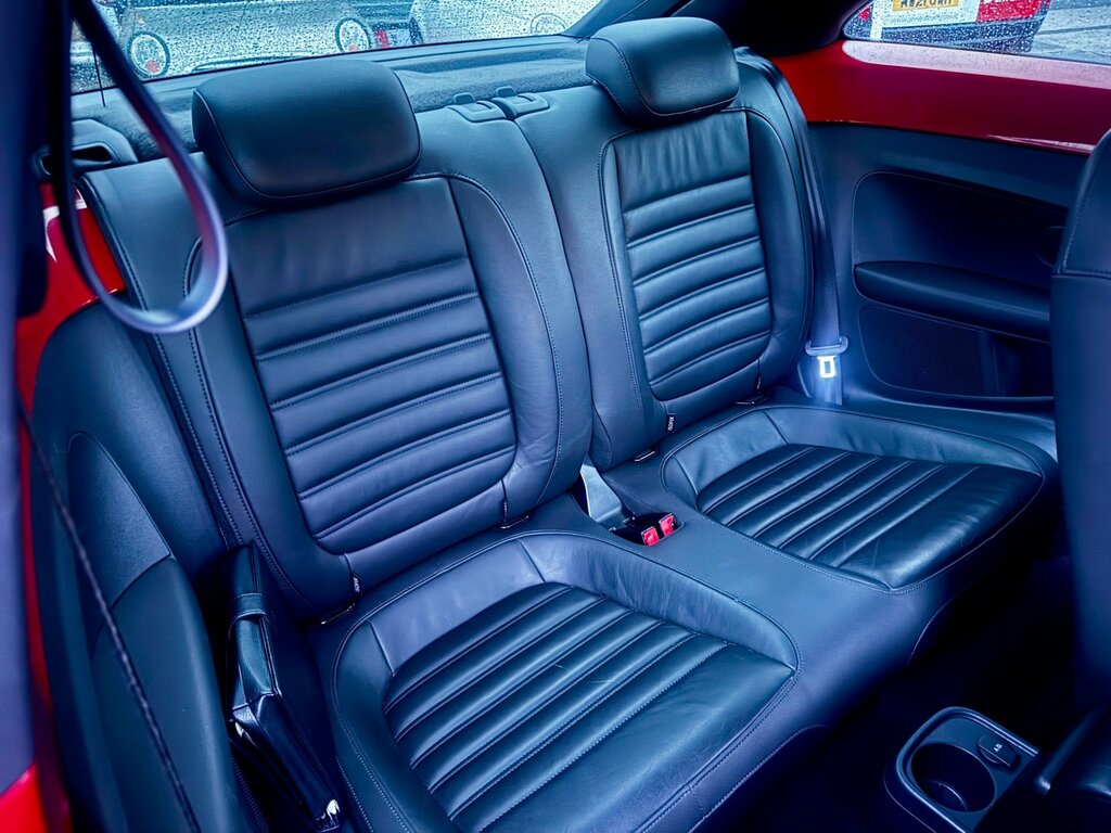 Volkswagen Beetle Hatchback White #32