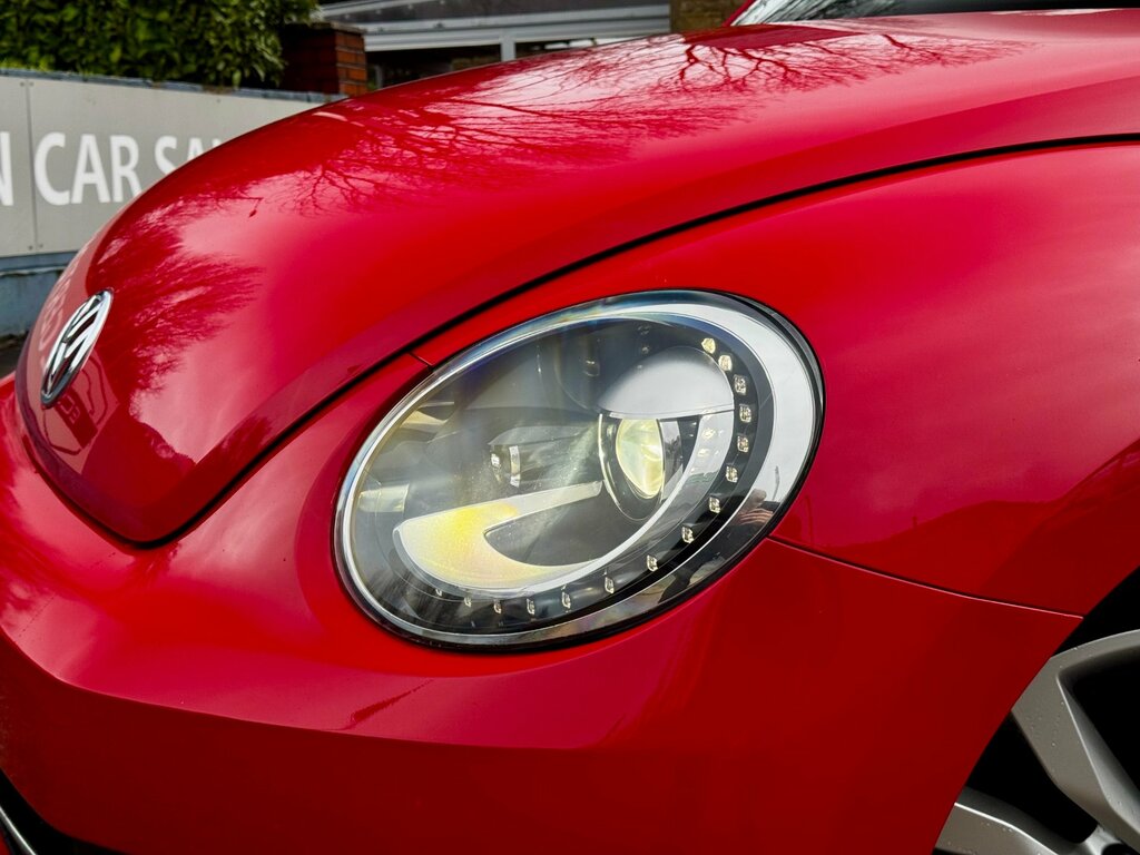 Volkswagen Beetle Hatchback White #36