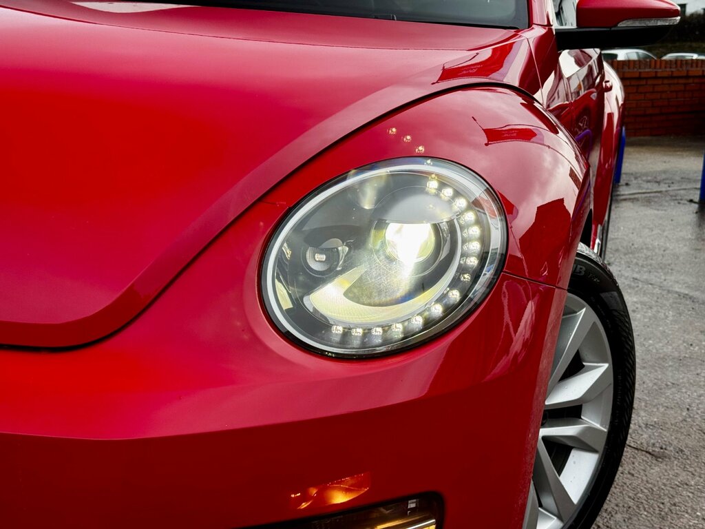 Volkswagen Beetle Hatchback White #34