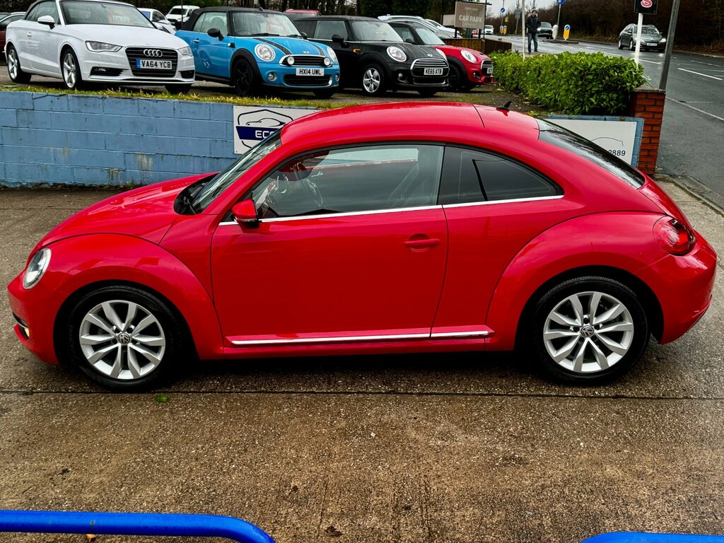 Volkswagen Beetle Hatchback White #6