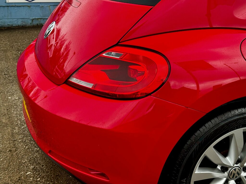 Volkswagen Beetle Hatchback White #39