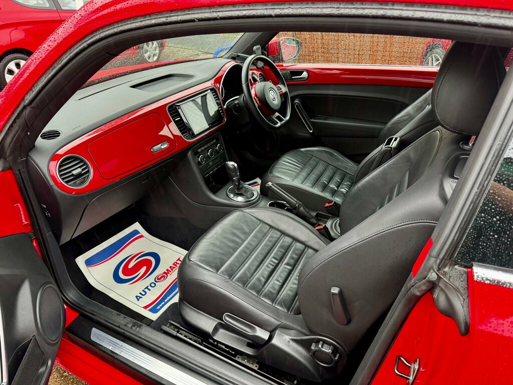 Volkswagen Beetle Hatchback White #8