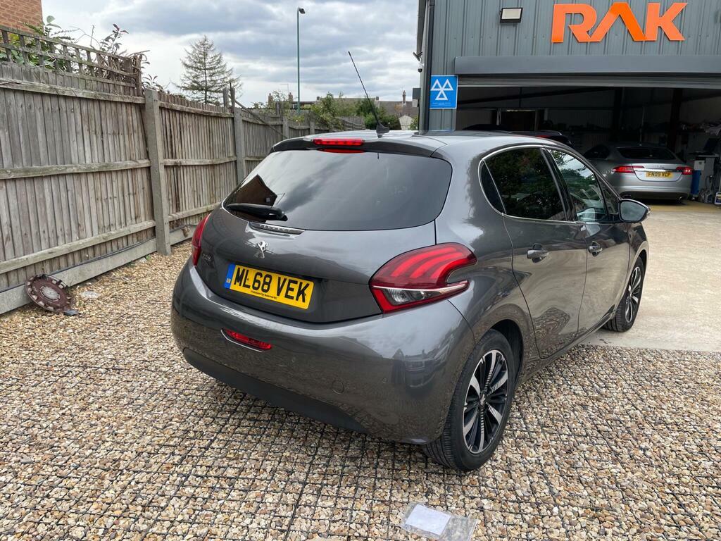 Peugeot 208 1.2 Puretech Tech Edition Euro 6 S S ML68VEK Grey #3