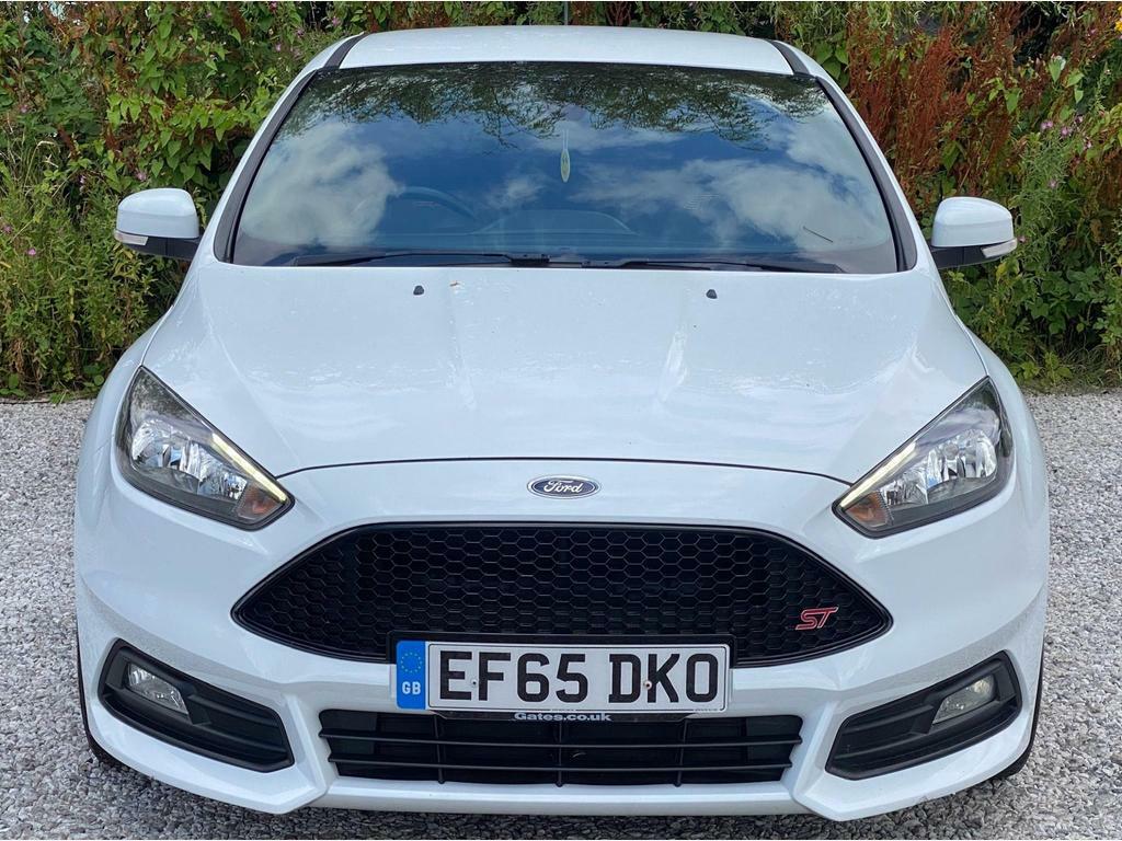 Ford Focus 2.0T Ecoboost St-2 Euro 6 S S EF65DKO White #2