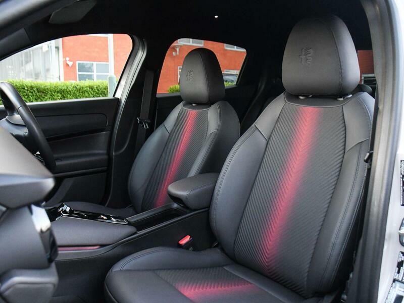 Alfa Romeo Junior 54Kwh Elettrica Speciale Black #5