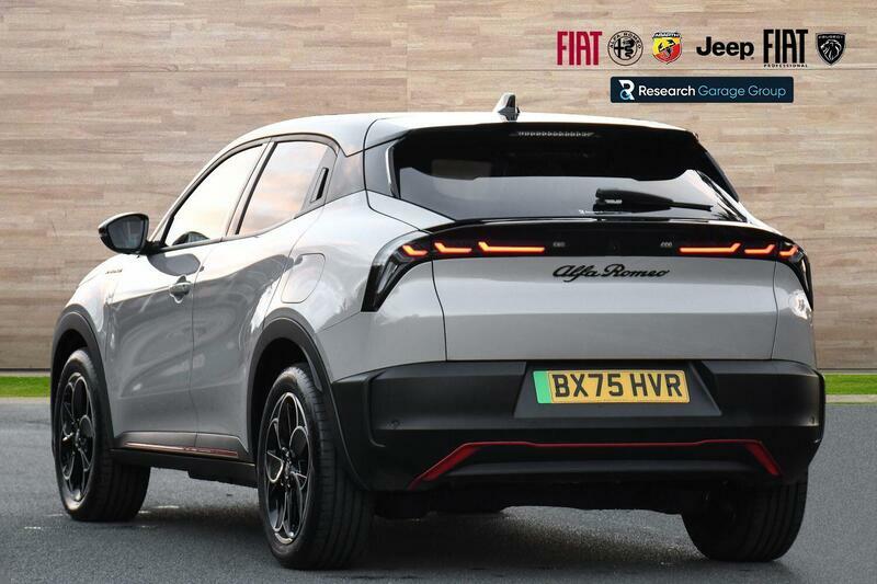 Alfa Romeo Junior 54Kwh Elettrica Speciale Black #2
